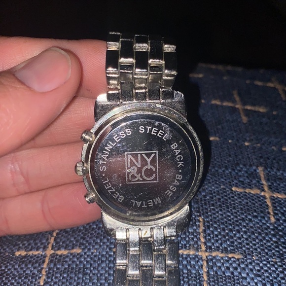 NY&C Watch - Picture 5 of 5